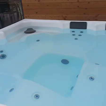 Le Nid Douillet Avec Jacuzzi Et Sauna Privatifs
