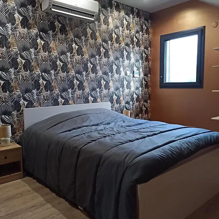 Le Nid Douillet Avec Jacuzzi Et Sauna Privatifs בקתה *
